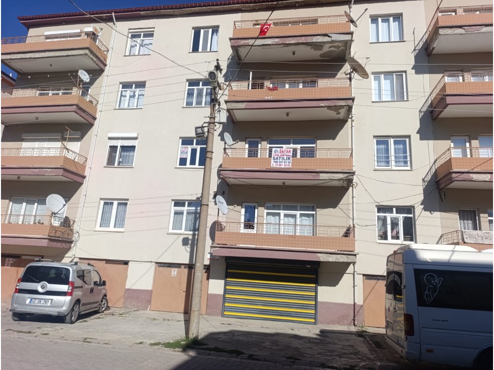 İstasyon mahallesinde 2. Kat garaj dahil masrafsız daire satılıktır