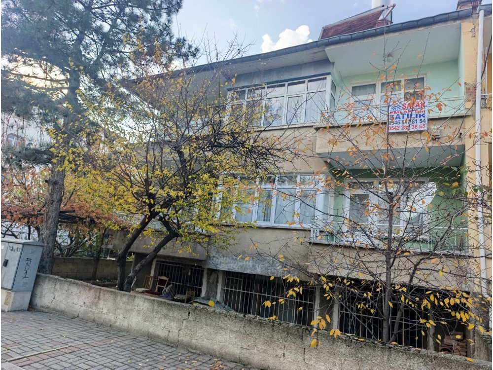 Şafak emlaktan kileci mahallesinde 400m2arsa içerisinde 2.kat müstakil ev satılıktır