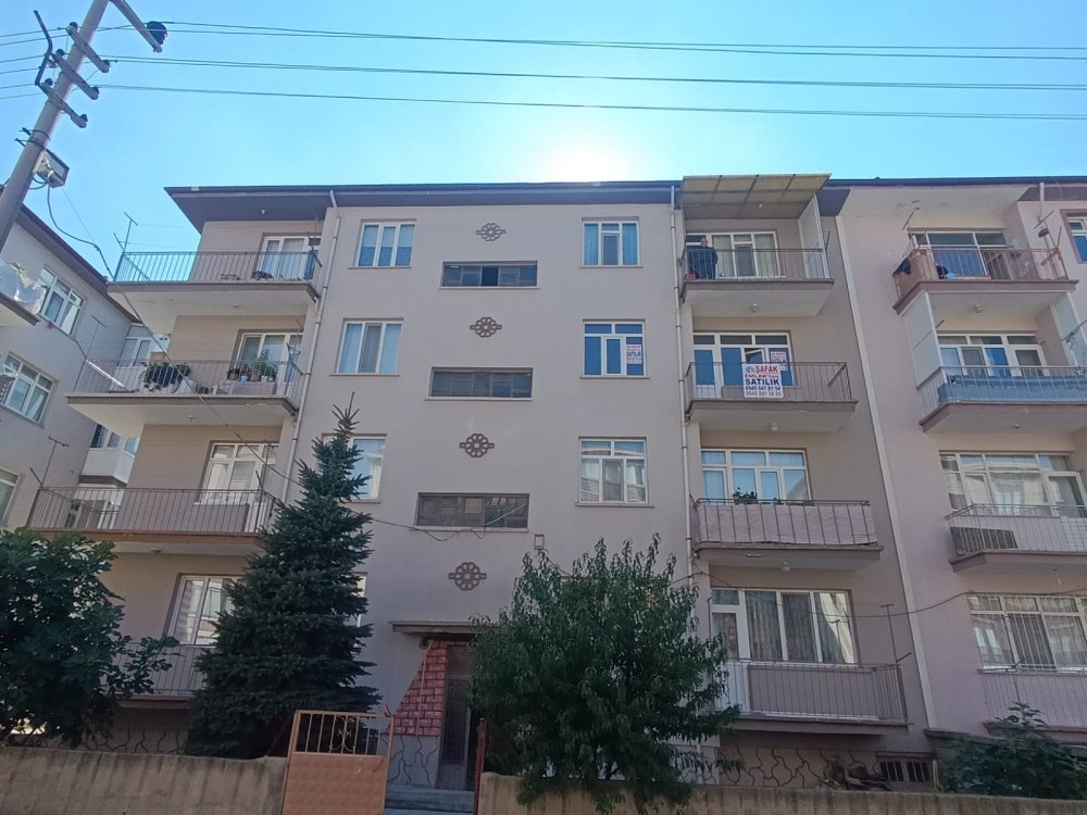 Şafak emlaktan yarenler mahallesinde 3+1 dogalgazlı konumu güzel daire satılıktır